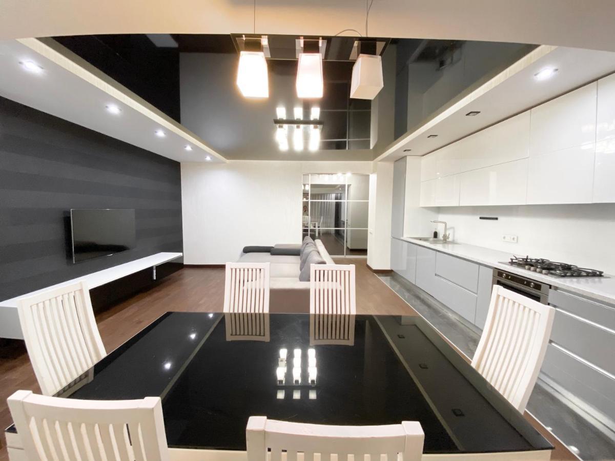 Luxury 2-Bedroom River View Dnipro Dış mekan fotoğraf