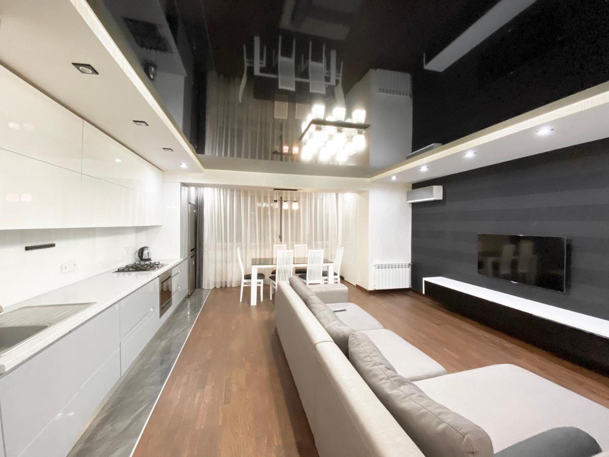 Luxury 2-Bedroom River View Dnipro Dış mekan fotoğraf